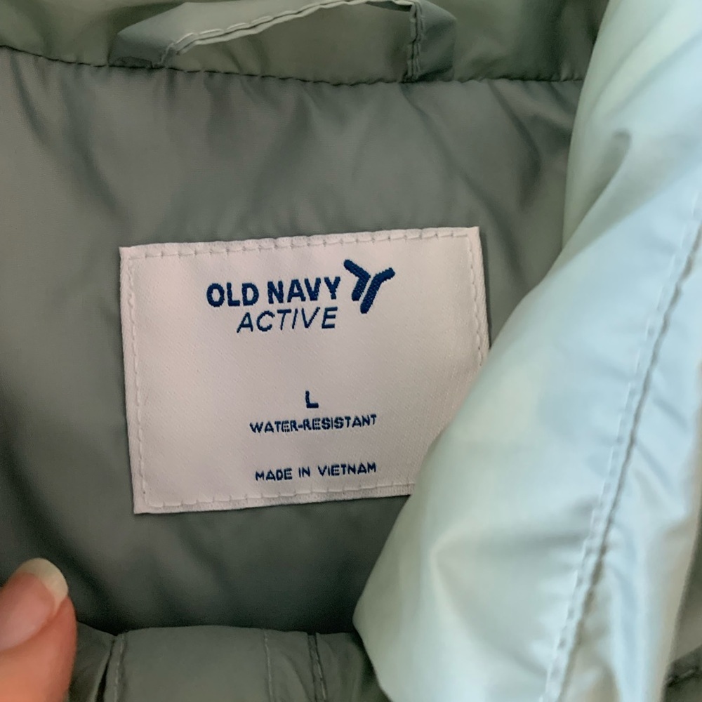 Old Navy Women's Quilted Vest Size Large NWT - Picture 4 of 7